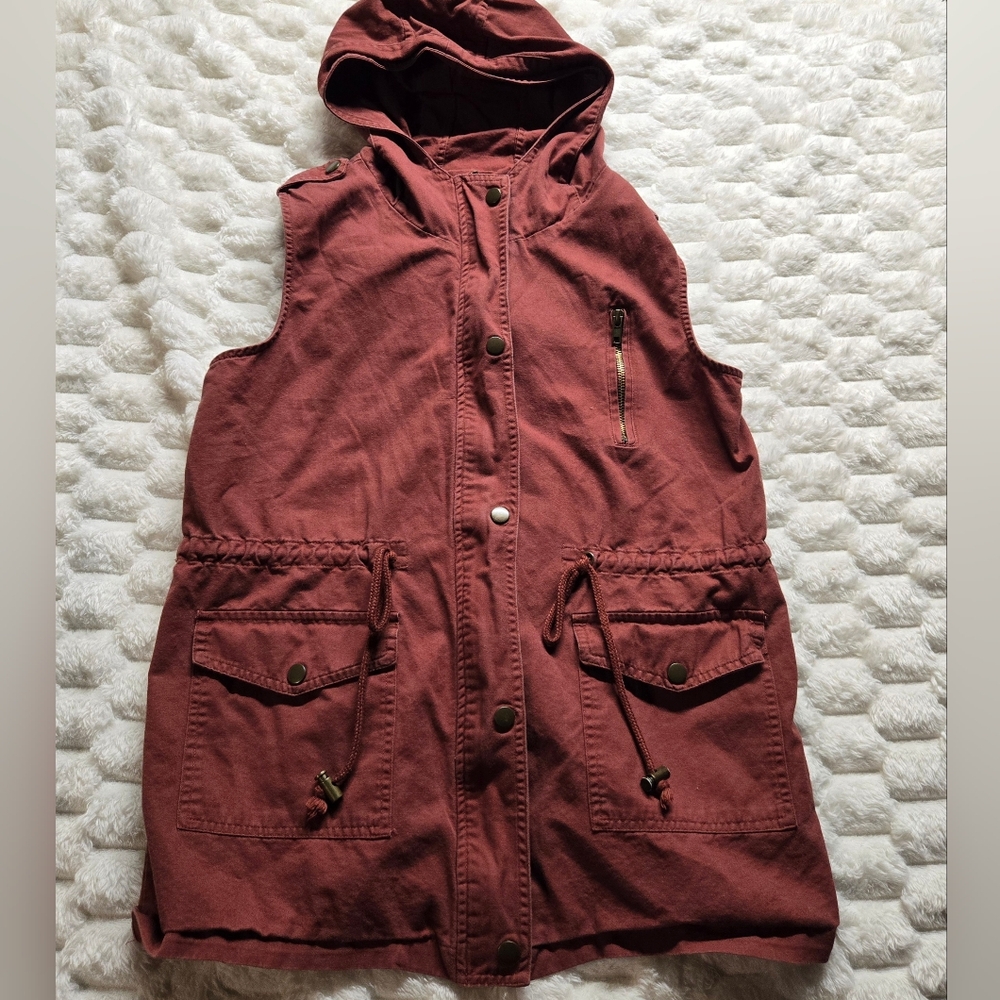 Zenana Outfitters Women's Medium (M) Red Sleeveless Vest Trench Hooded Jacket